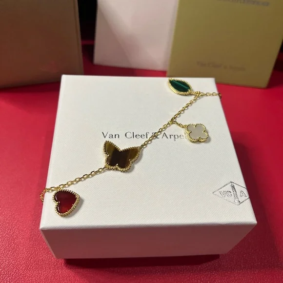 Van Cleef & Arpels Lucky Alhambra 18K Yellow Gold Bracelet - Picture 3 of 3
